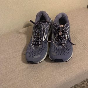 Brooks Ghost 12 shoes sneakers running shoes size 9 women dna loft